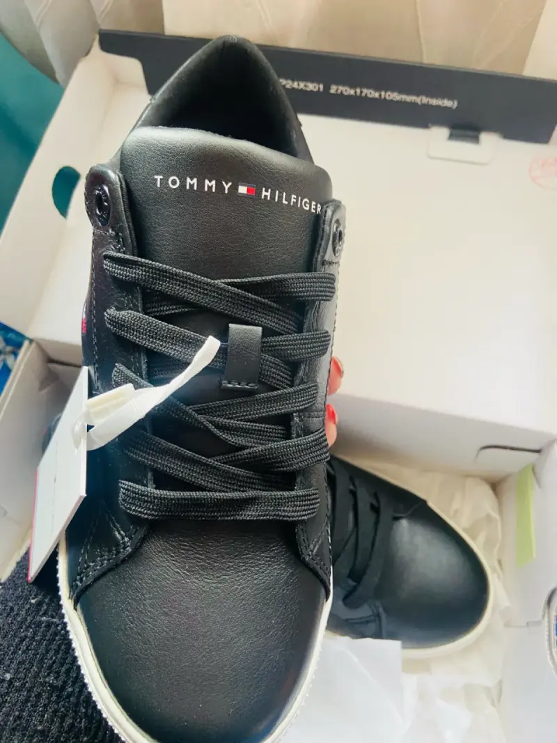 Zapatillas Tommy Hilfiger negras de cuero - 1