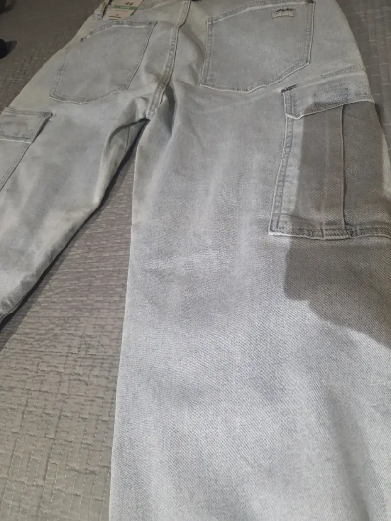 Jeans cargo celeste claro para hombre - 1