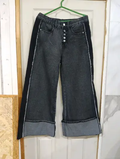 Jeans anchos de mezclilla gris con botones - miniatura 2