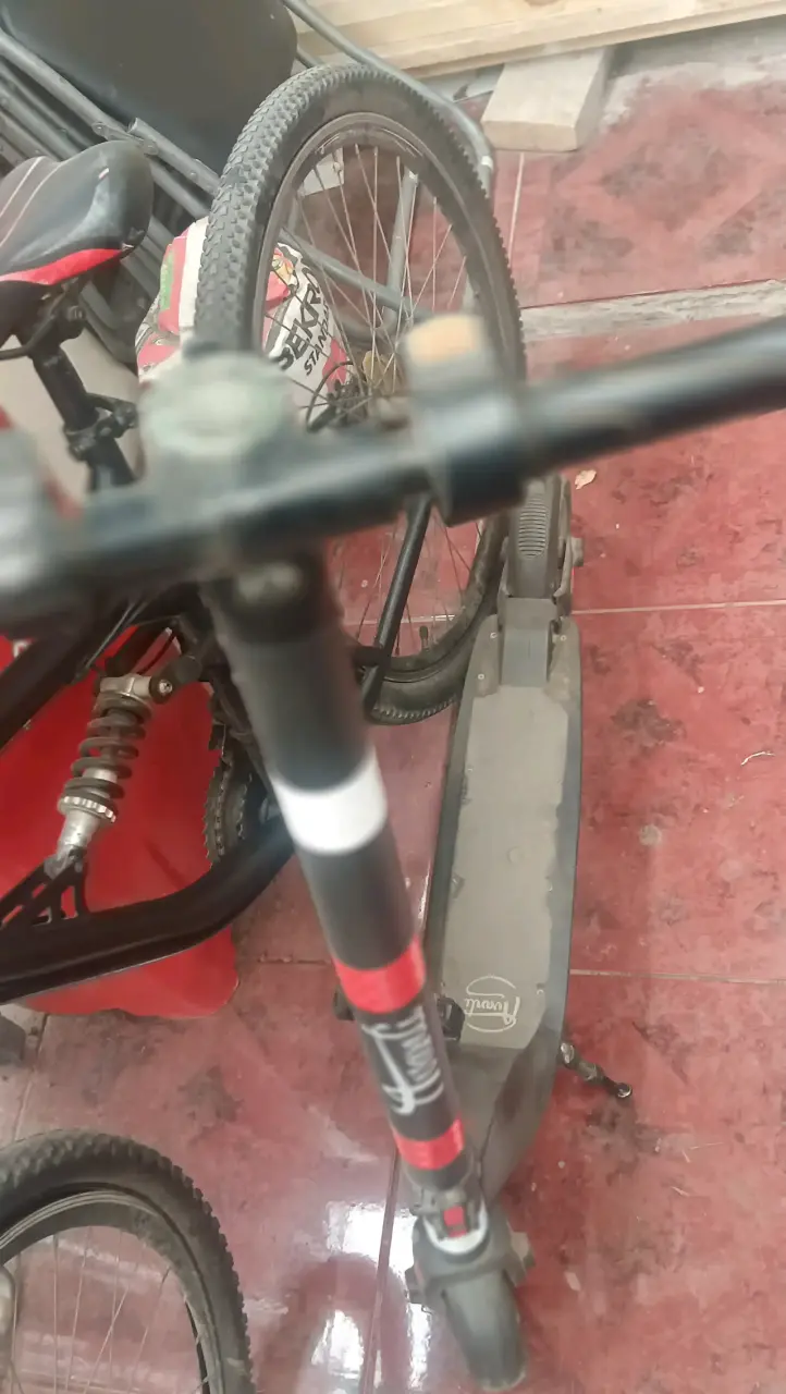 Scooter eléctrico plegable en buen estado - 2