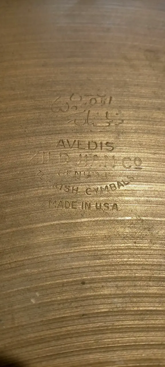 Se vende Heavy Ride 16" Avedis 60s, 1900grs (preci - 1