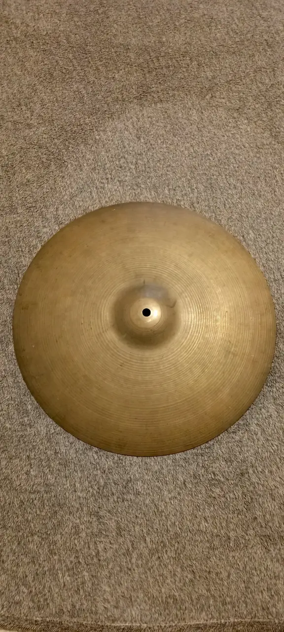 Se vende Heavy Ride 16" Avedis 60s, 1900grs (preci - 2