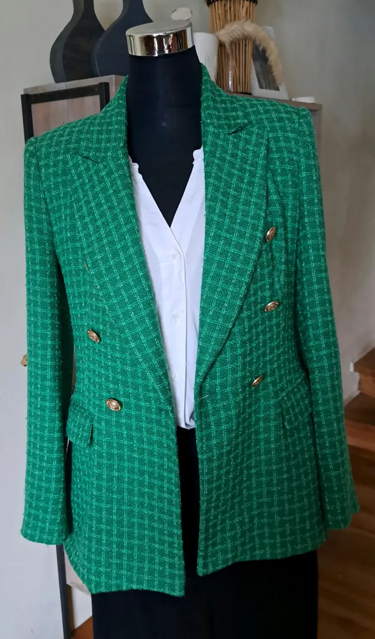 Blazer verde tweed con botones dorados - 2