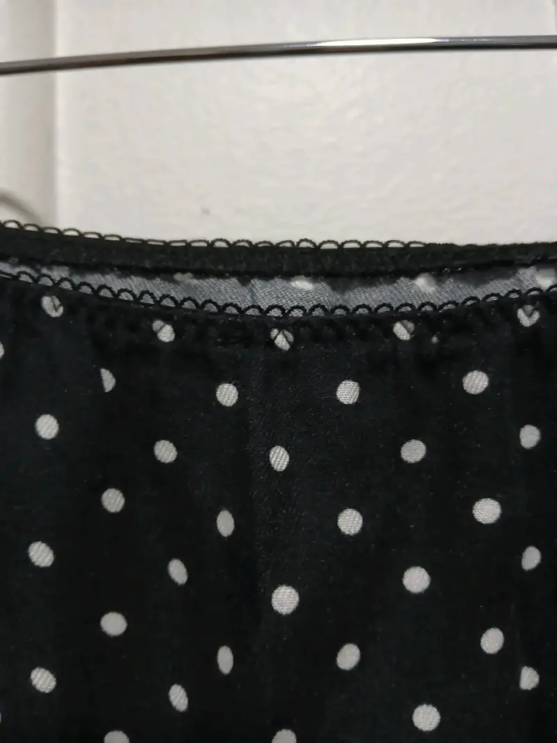 Falda negra con lunares blancos - 3