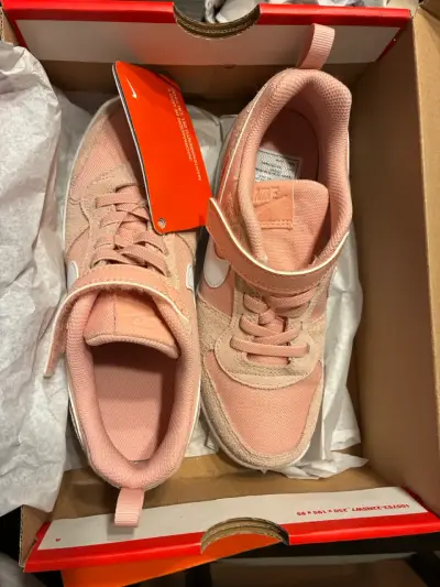Zapatillas Nike rosadas para niños - miniatura 1