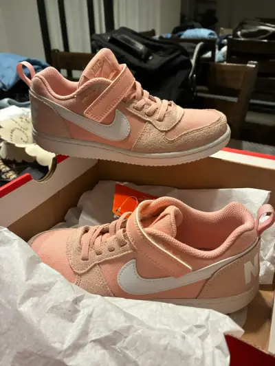 Zapatillas Nike rosadas para niños - miniatura 2