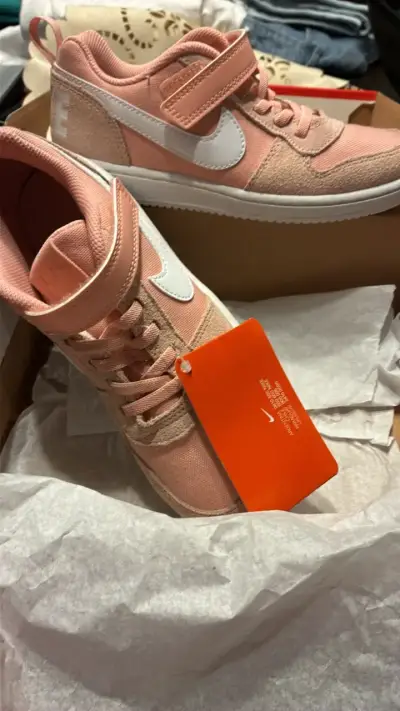 Zapatillas Nike rosadas para niños - miniatura 3