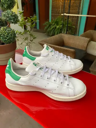 Zapatillas Adidas Stan Smith blancas y verdes - miniatura 3