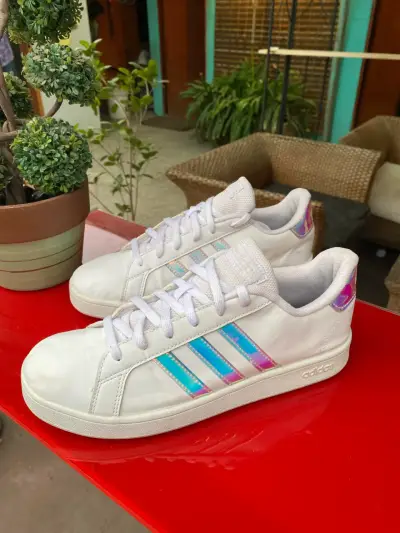 Zapatillas blancas Adidas mujer blancas. - miniatura 2