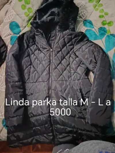 Parka negra con capucha talla M-L - miniatura 1