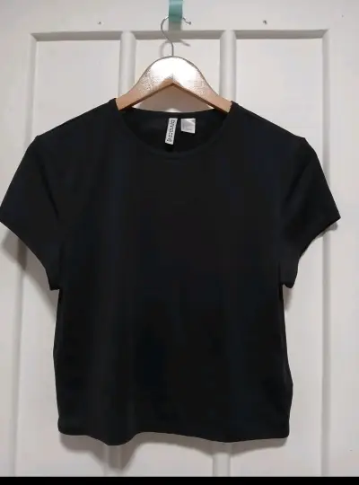 Polera negra básica corta - miniatura 1