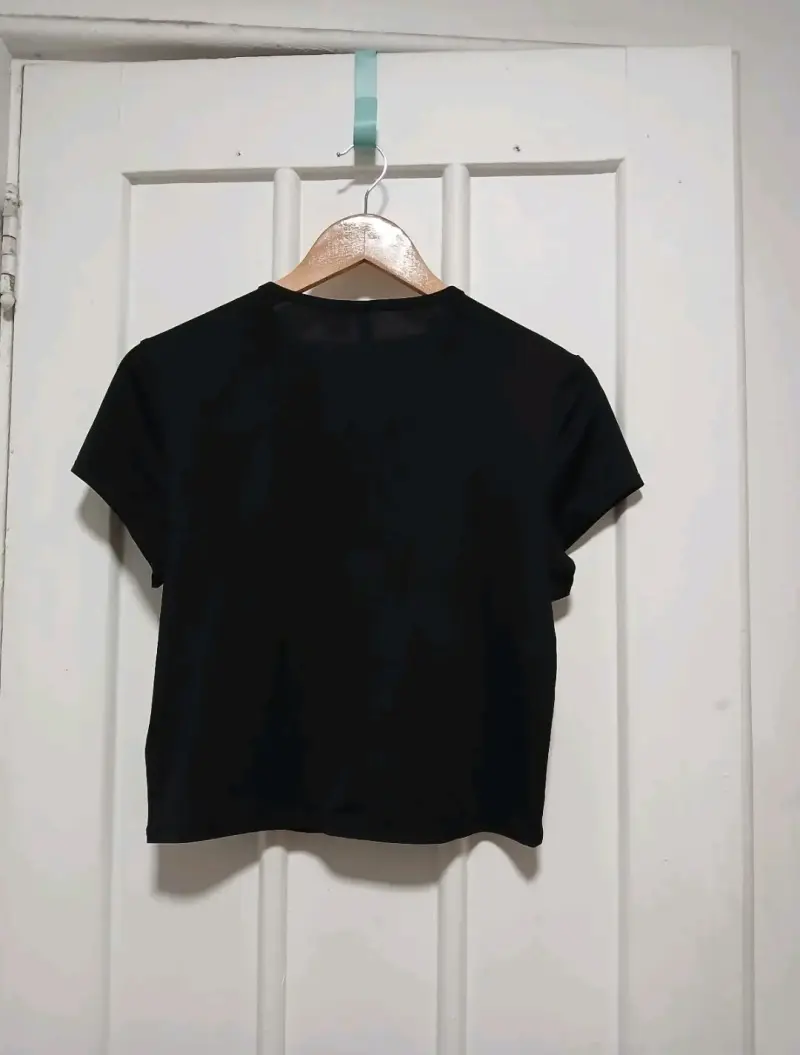 Polera negra básica corta - 3