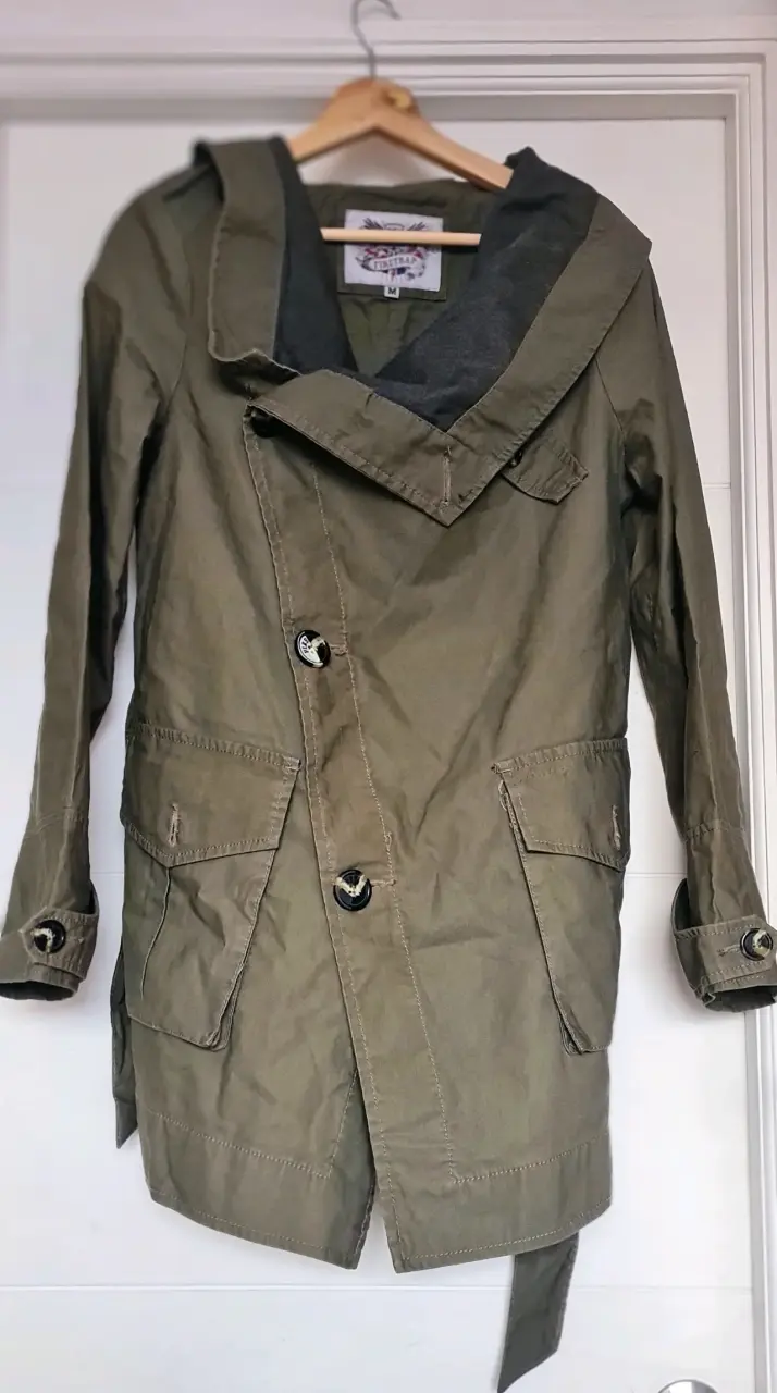 Abrigo verde militar con capucha Firetrap - 1