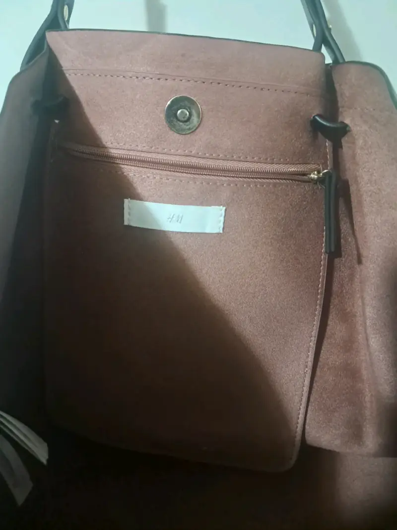 Bolso tote negro de cuero elegante - 3