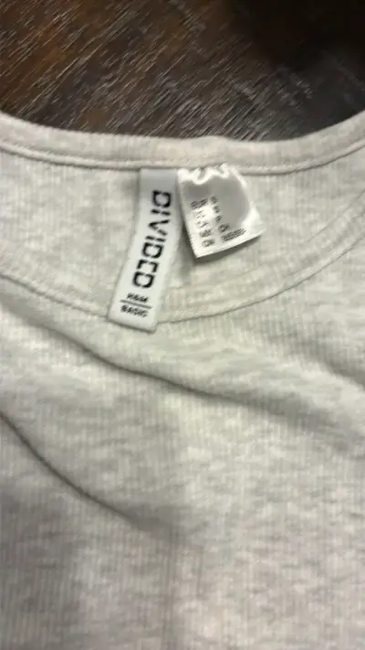 Polera gris claro de algodón para mujer - miniatura 2