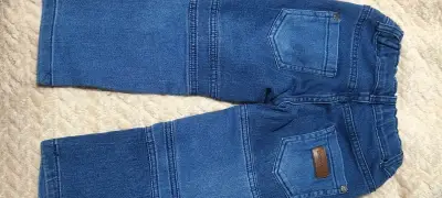Pantalones de mezclilla para niña con diseño de os - miniatura 3