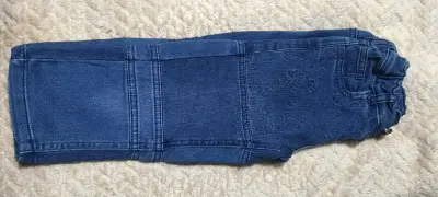 Pantalones de mezclilla para niña con diseño de os - miniatura 6