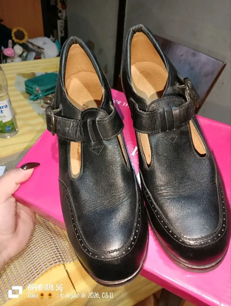 Zapatos de cuero negro con hebilla - 4