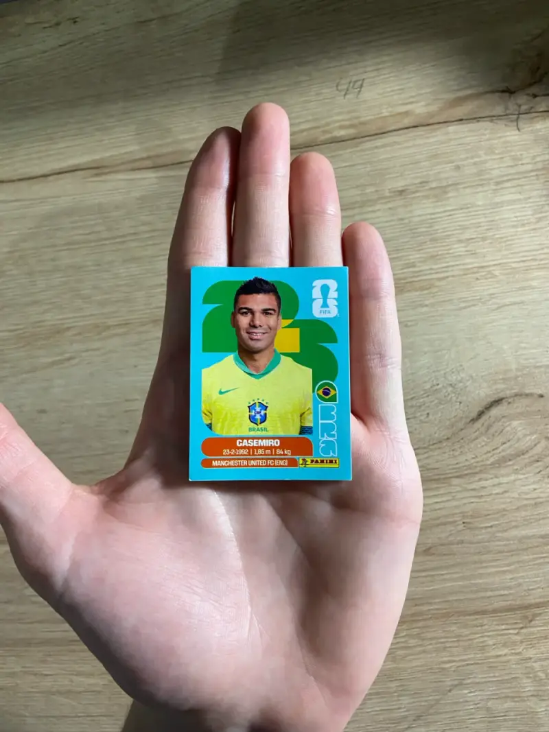 Lámina Panini Casemiro Brasil - 3