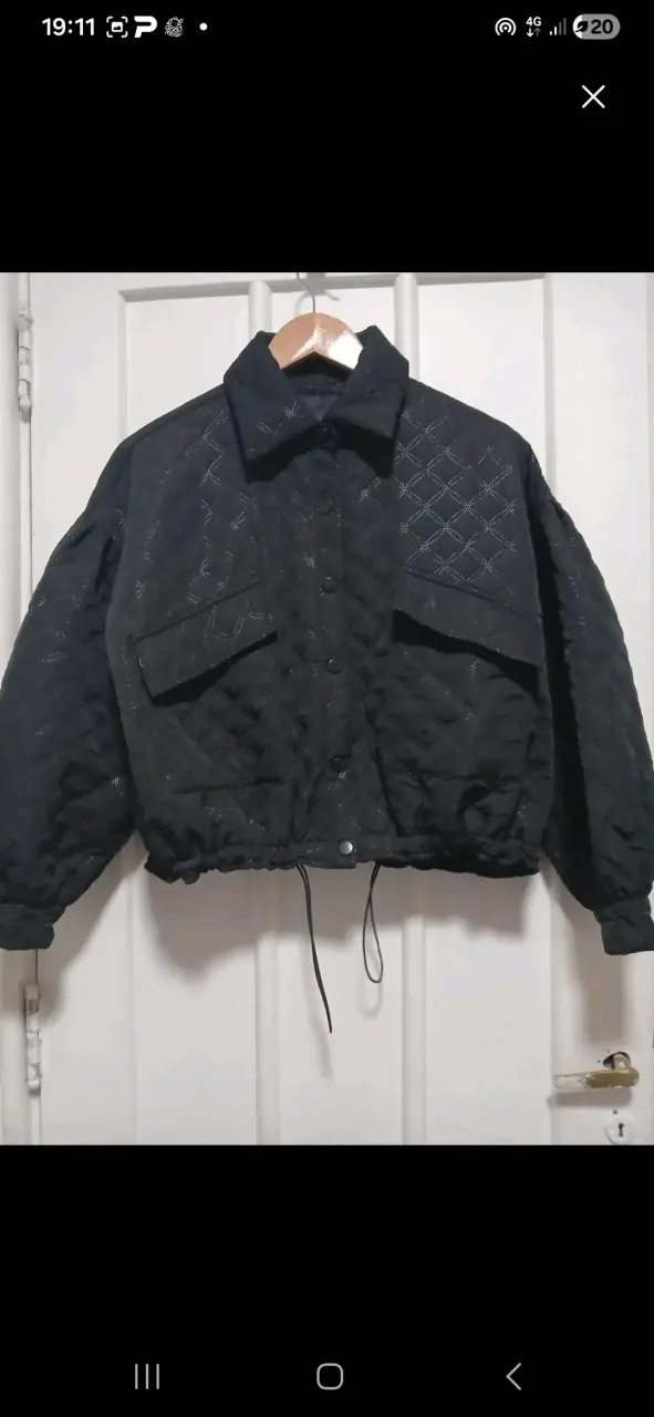 Chaqueta acolchada negra para mujer - 2