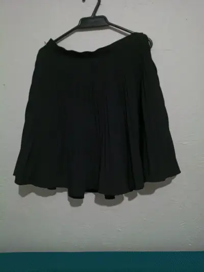 Falda plisada negra elegante - miniatura 2