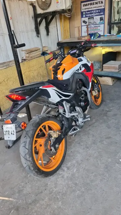 Moto deportiva Honda Repsol CB 190 - miniatura 3