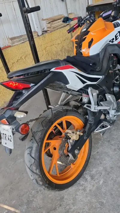 Moto deportiva Honda Repsol CB 190 - miniatura 4