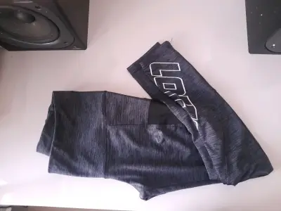 Leggings deportivos gris oscuro con logo - miniatura 2
