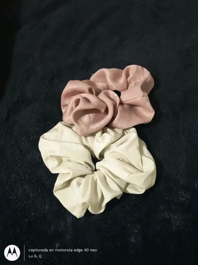 Set de colets/ moños de tela rosa y blanca - 4