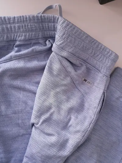 Pantalones deportivos grises para mujer - miniatura 3