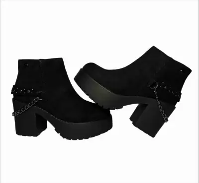 Botin de gamuza. Nuevas. Talla 37 a 39. - miniatura 3
