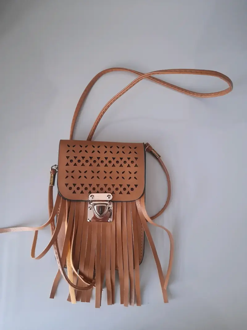 Cartera con flecos marrón