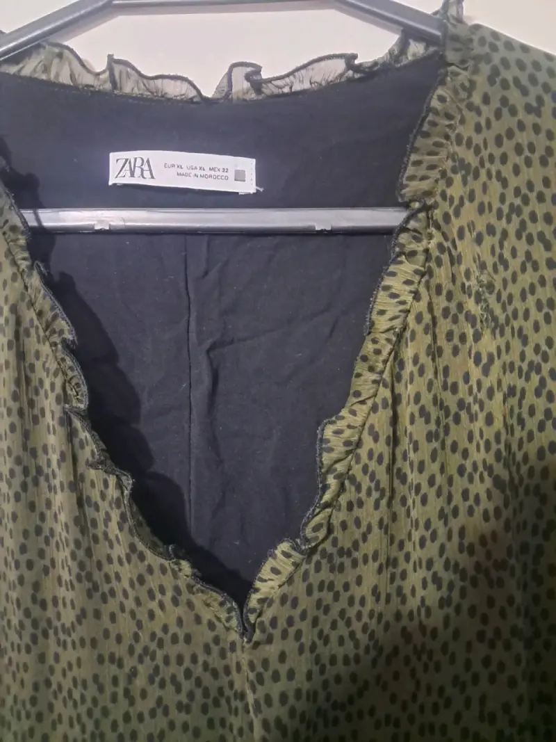 Vestido Zara verde con estampado de puntos - 2