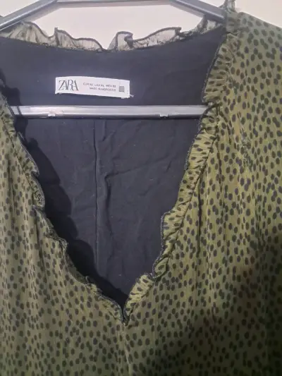 Vestido Zara verde con estampado de puntos - miniatura 2