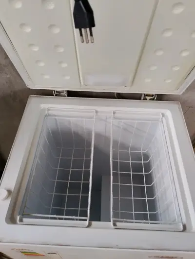 Congelador horizontal Maigas en buen estado - miniatura 3