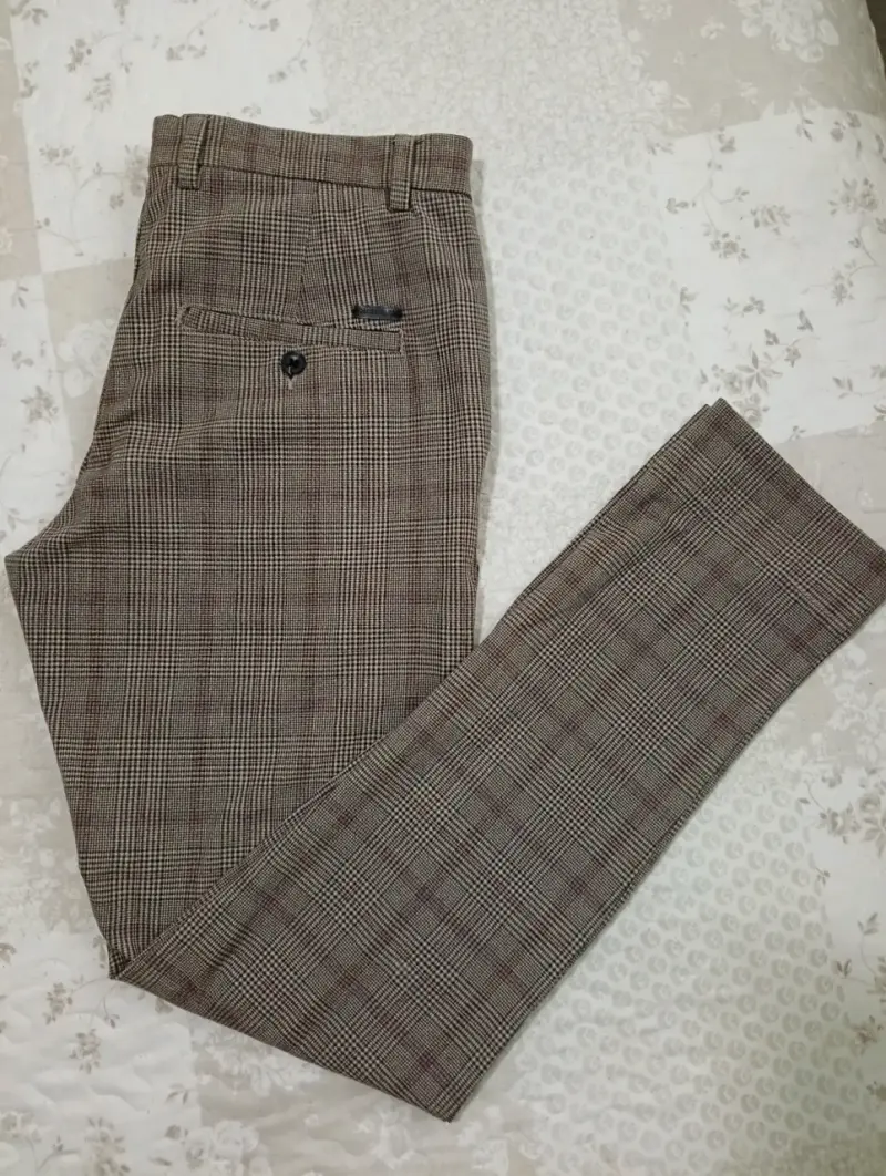 Pantalones de vestir a cuadros marrones - 1