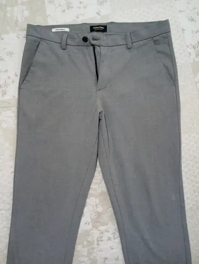 Pantalón gris de vestir para hombre - miniatura 2