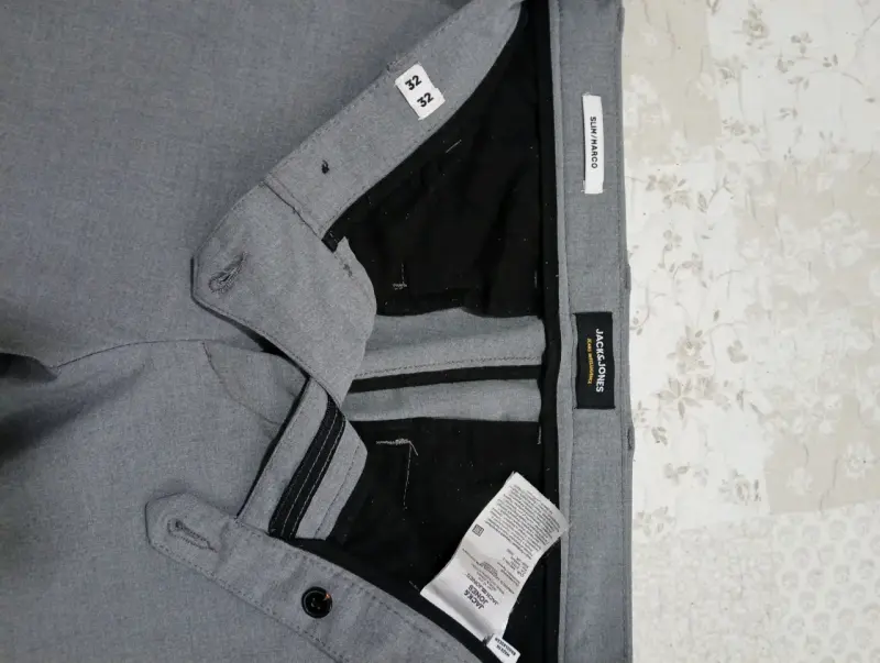 Pantalón gris de vestir para hombre - 3