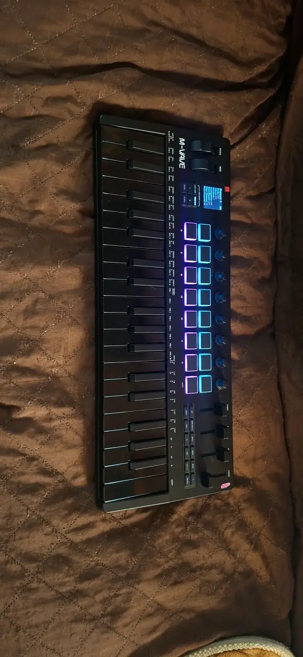 Controlador MIDI M-Wave con pads iluminados - 3