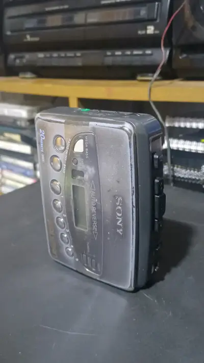Walkman Sony con auto reverse y mega bass - miniatura 2