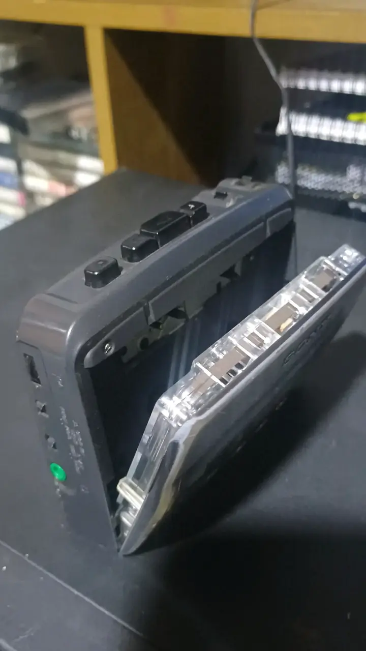 Walkman Sony con auto reverse y mega bass - 3