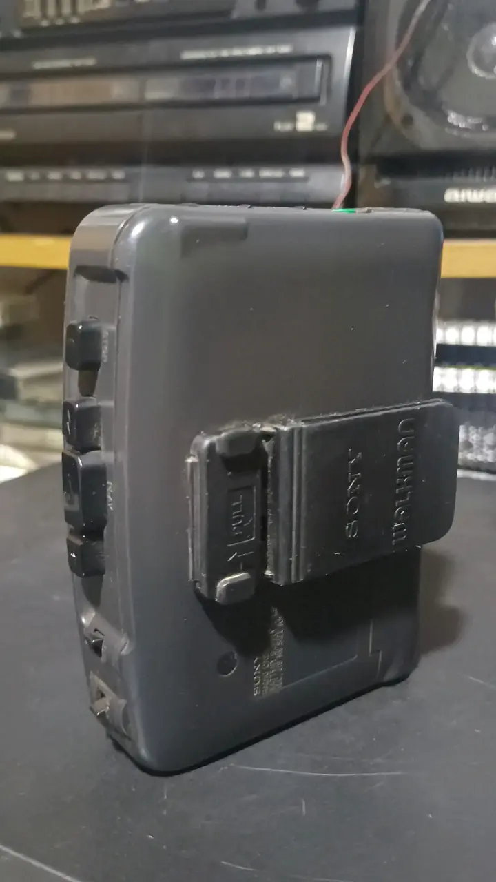 Walkman Sony con auto reverse y mega bass - 4