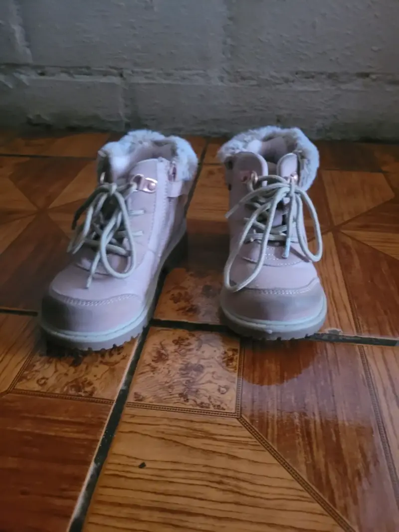 Botas infantiles con forro de lana numero 28 niña - 1