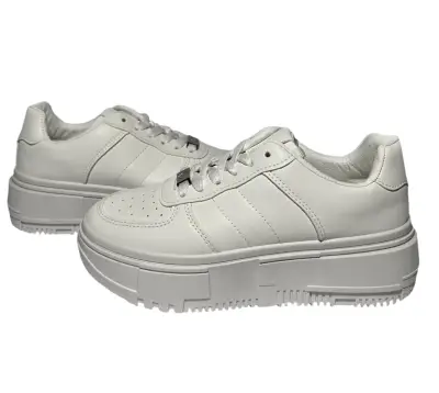 Zapatilla blanca eco cuero. Nuevas. Talla 36 a 40. - miniatura 3