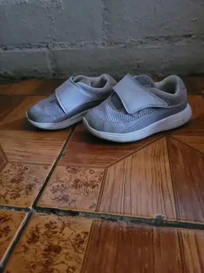 Zapatillas deportivas grises para niños numero 26 - miniatura 1