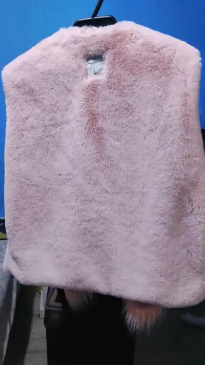 Chaleco de piel sintética beige para mujer - miniatura 2