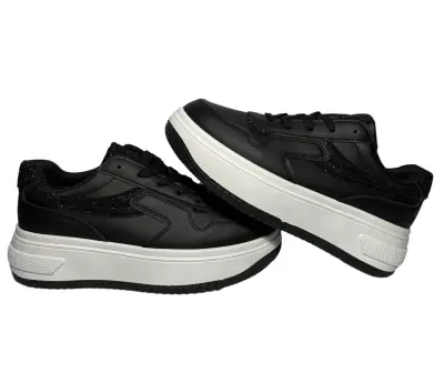 Zapatilla mujer eco cuero. Nuevas. Talla 36 a 40. - miniatura 2