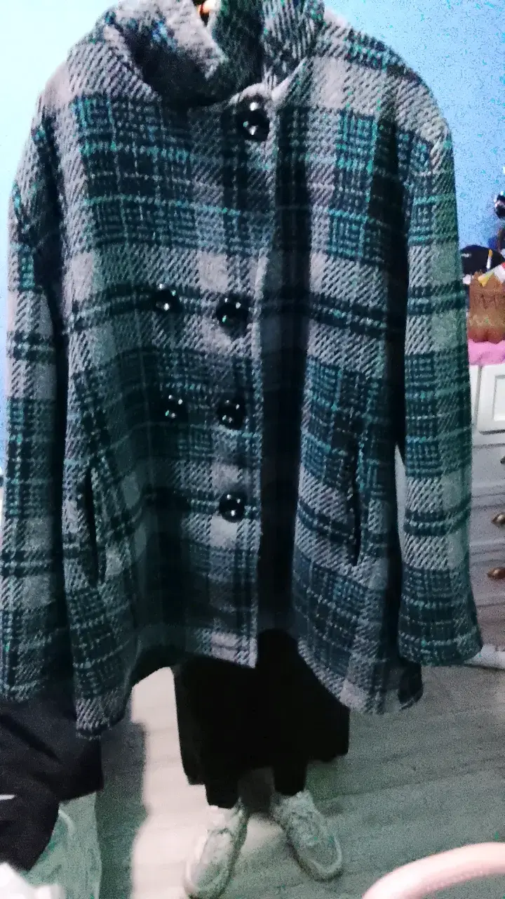 Abrigo de lana a cuadros gris y azul