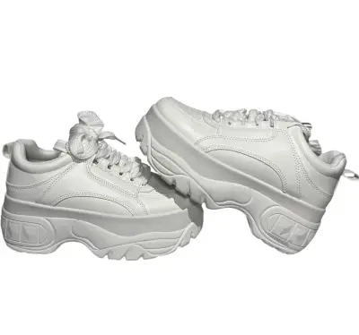 Zapatilla blanca, producto nuevo, talla 36 y 38. - miniatura 1