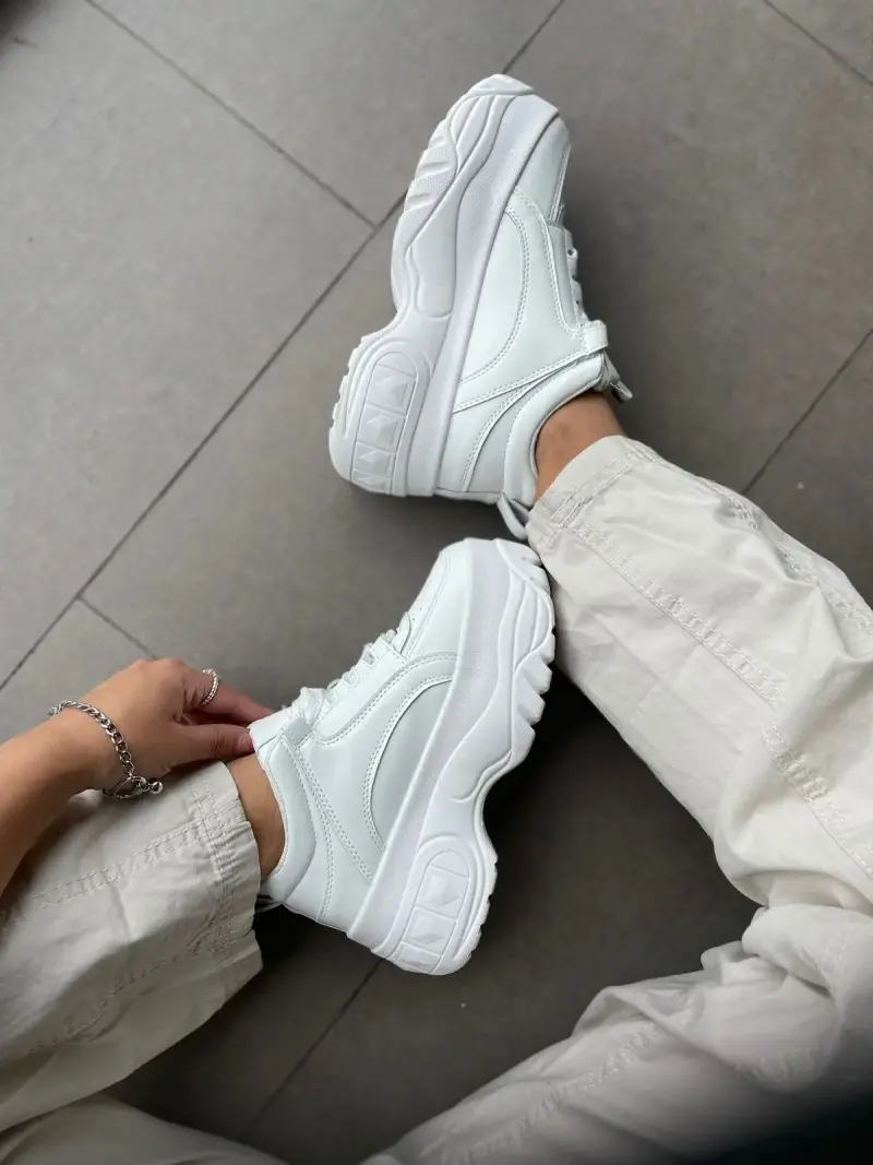 Zapatilla blanca, producto nuevo, talla 36 y 38. - 3